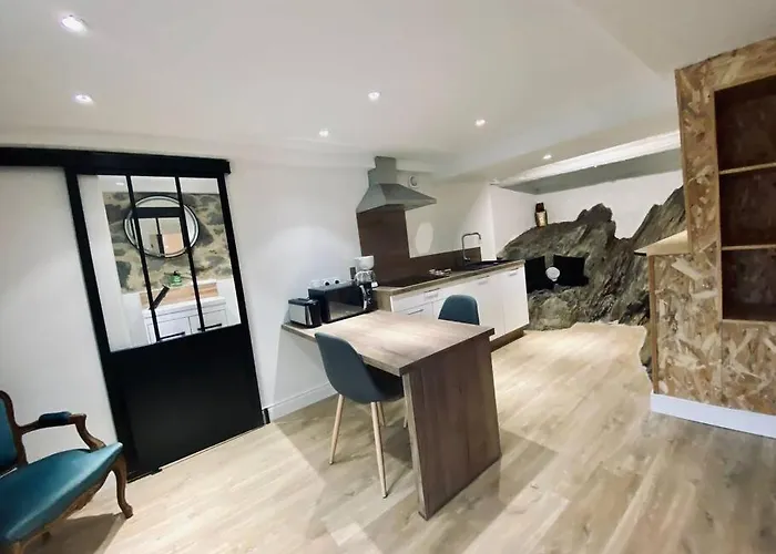 Atypique « le Menhir » Ax-les-thermes * Savignac-les-Ormeaux